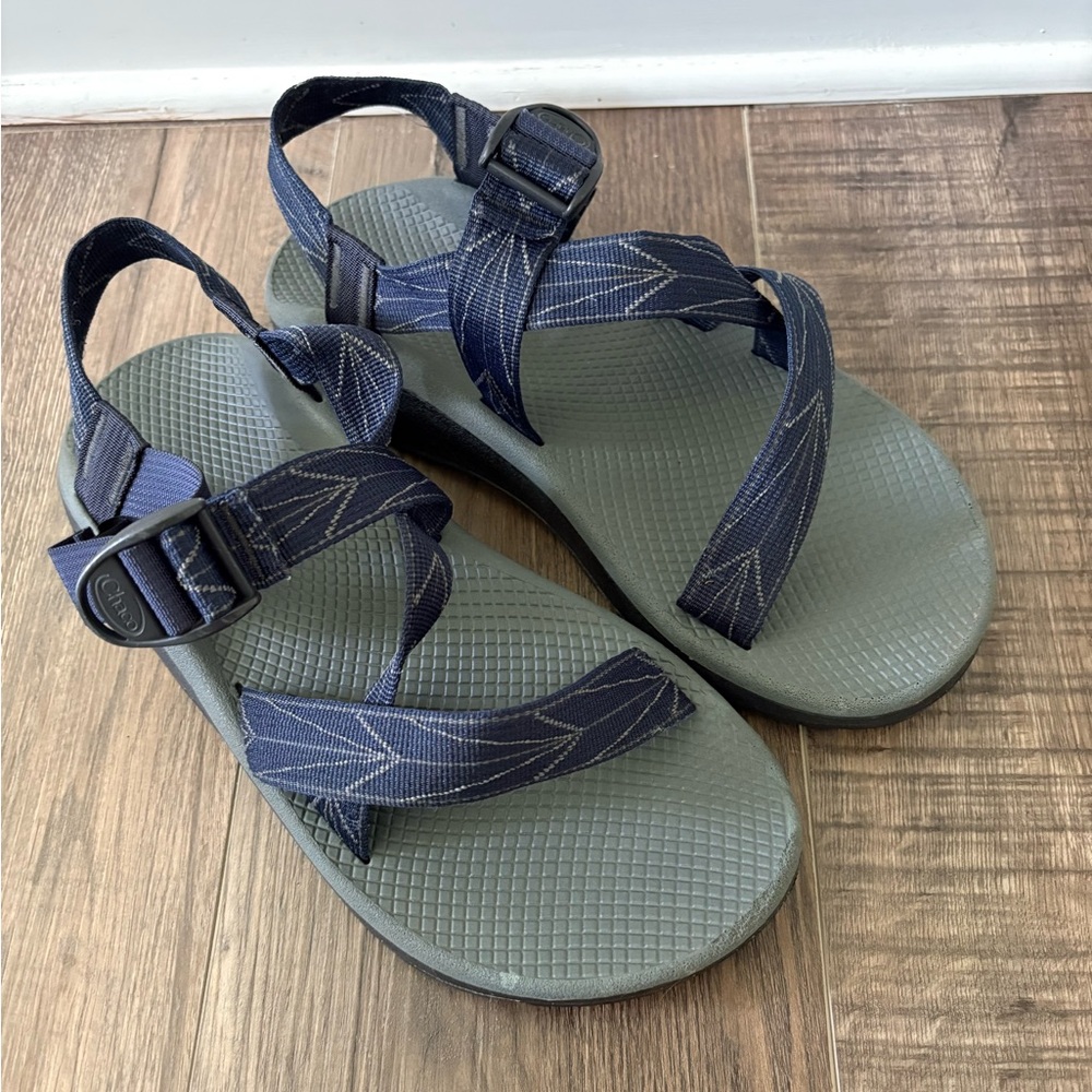 Chaco Men’s 10 Navy and Gray Sandals